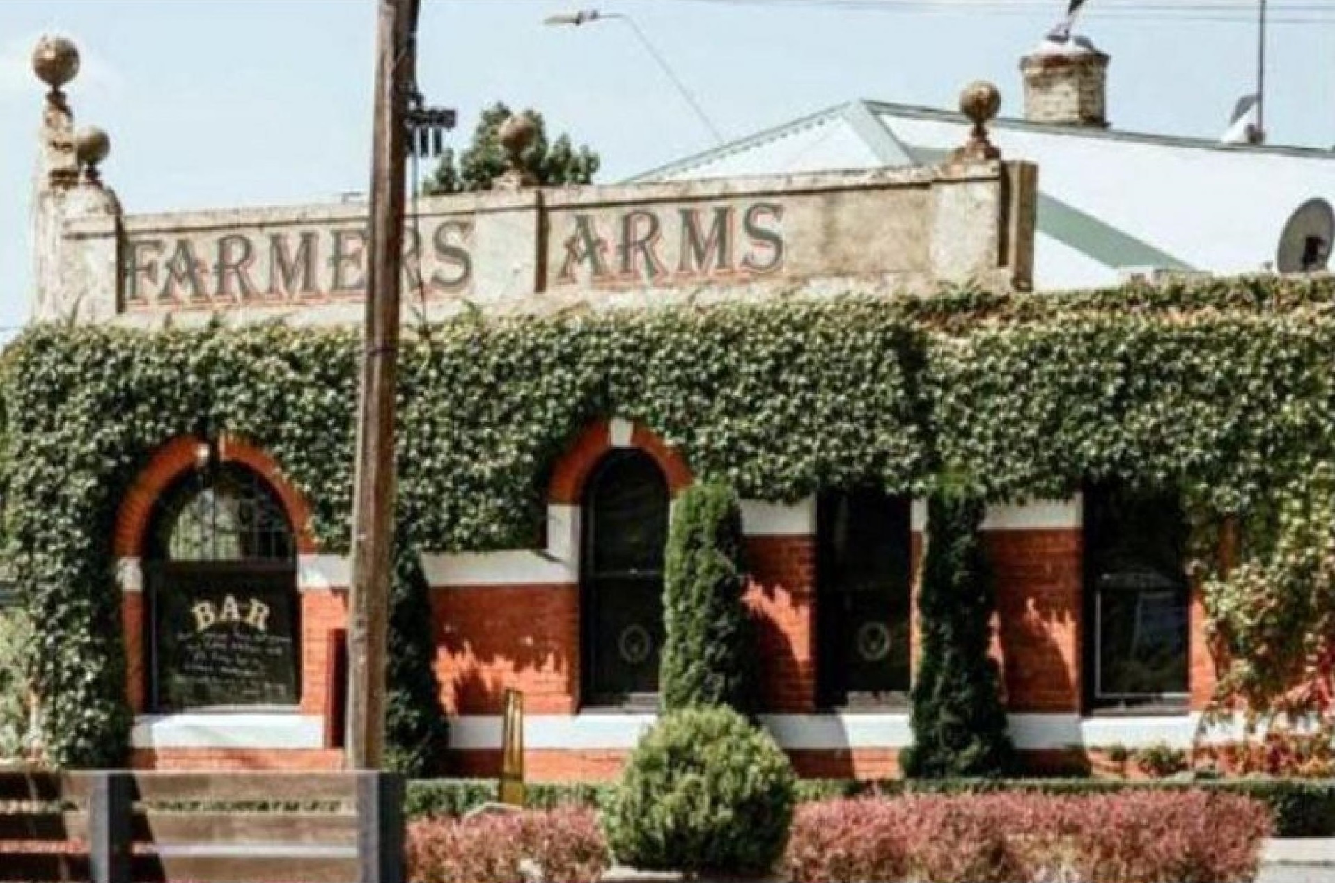 Farmer Arms Hotel 