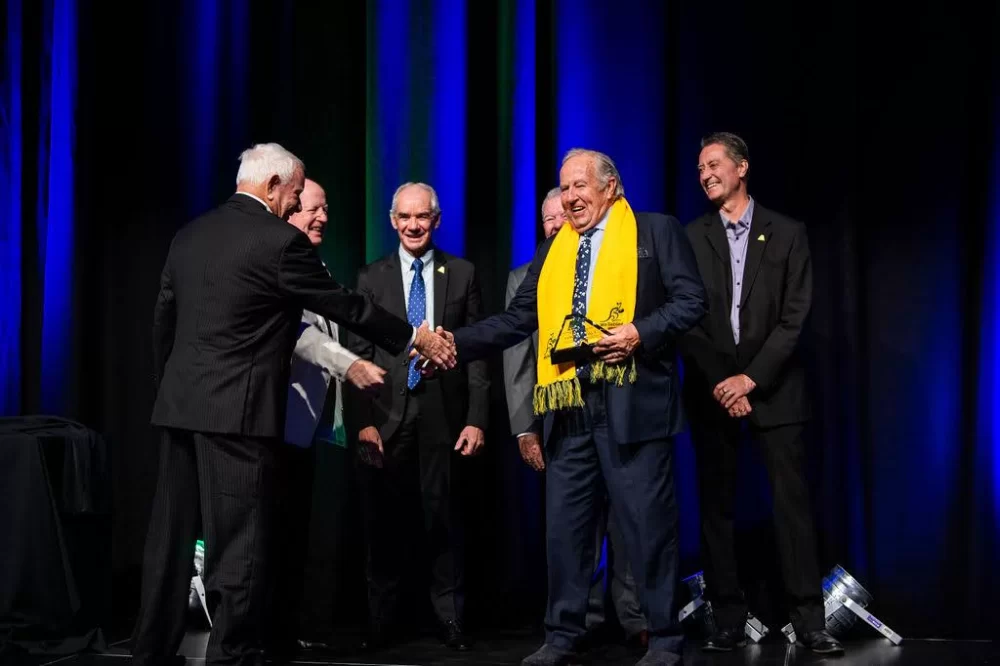 ResortBrokers Chairman Ian Crooks and Director Alex Cook honoured by ARAMA on the management rights industry’s night of nights