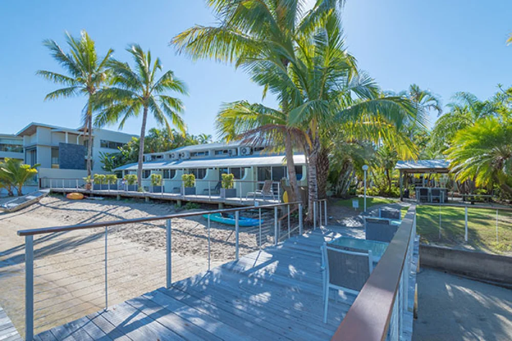 Caribbean Noosa: Country people at heart