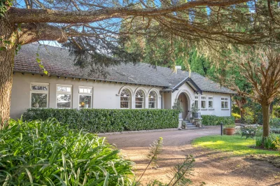 Prestigious Bowral hotel sells as drive tourism booms