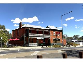 LEASEHOLD - Glenrowan Hotel, VIC - 1P0575