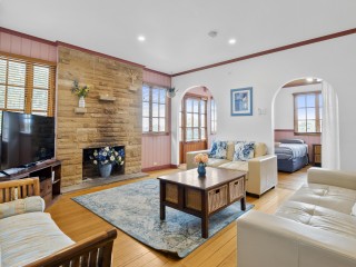 Bed and Breakfasts For Sale - 1 large