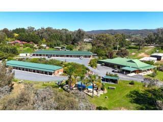 FREEHOLD FOR SALE BY EXPRESSIONS OF INTEREST - Motel Views Yackandandah VIC - 1P0373 