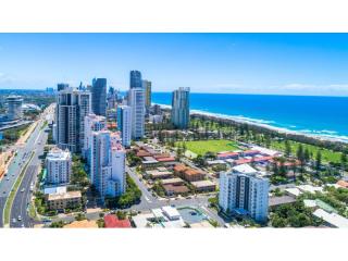 Broadbeach 3 bedroom Managers unit, Holiday Iconic Complex