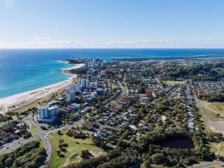 Pure Caretaking Only Building in Kirra