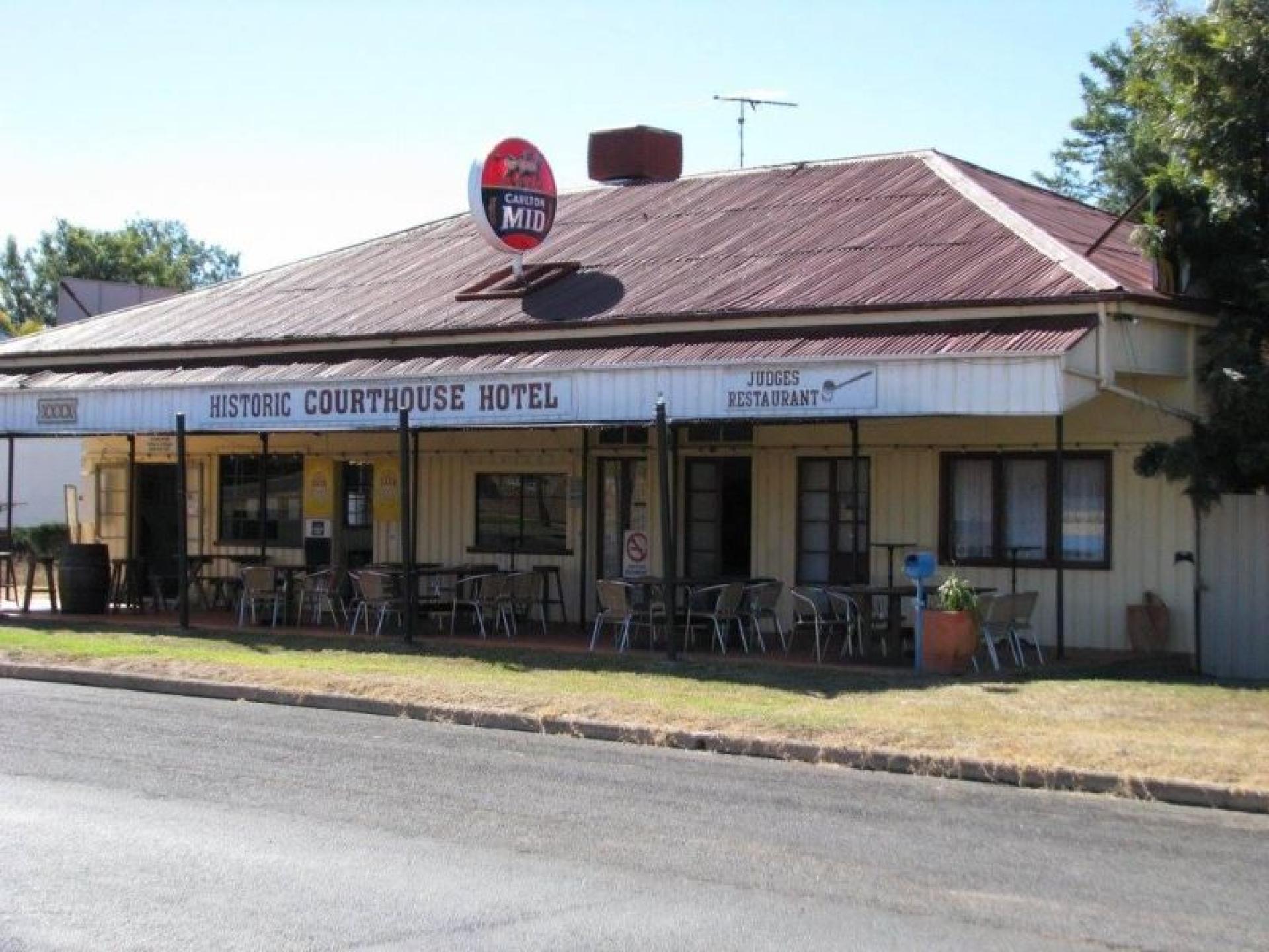 Hotel for sale  Mitchell