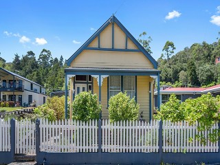 Award Winning Historic BnB or Private Residence Fully Furnished $325,000