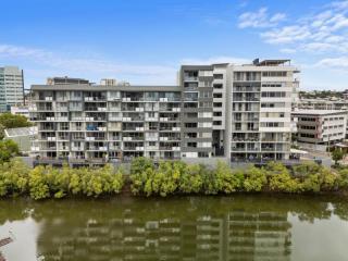 Business-Only Townsville City Permanent Letting - $188K Net, 25.6% ROI | Resort Brokers ID : MRB009145